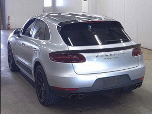Porsche Macan thumbnail
