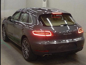 Porsche Macan thumbnail