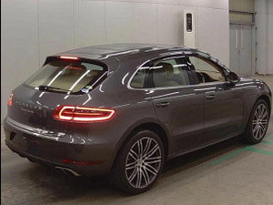 Porsche Macan thumbnail