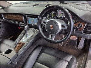 Porsche Panamera thumbnail
