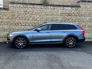 Volvo V90 cross country thumbnail