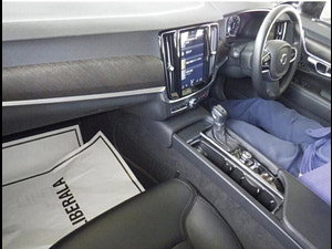 Volvo V90 cross country thumbnail
