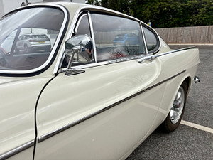 Volvo P1800 thumbnail