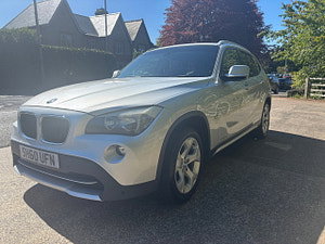 BMW X1 thumbnail