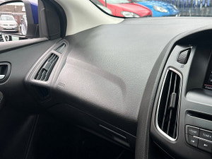 Ford Focus thumbnail