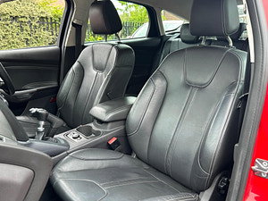 Ford Focus thumbnail