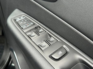Renault Captur thumbnail