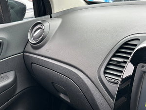 Renault Captur thumbnail