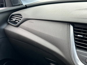 Vauxhall Grandland X thumbnail