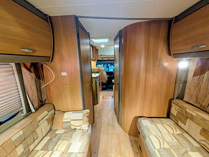Swift Voyager 695 EL thumbnail