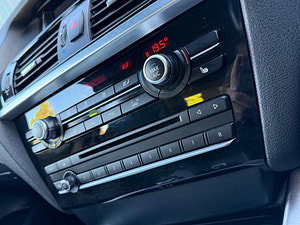 BMW X3 thumbnail