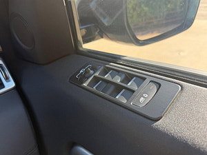 Land Rover Discovery Sport thumbnail
