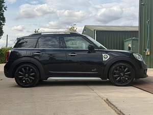 MINI Countryman thumbnail