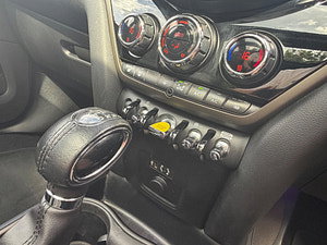 MINI Countryman thumbnail