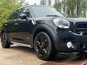MINI Countryman thumbnail