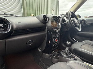 MINI Countryman thumbnail