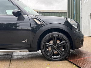 MINI Countryman thumbnail