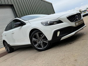 Volvo V40 Cross Country thumbnail