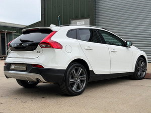 Volvo V40 Cross Country thumbnail