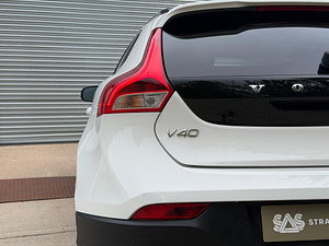 Volvo V40 Cross Country thumbnail