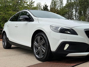 Volvo V40 Cross Country thumbnail