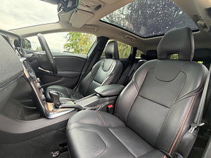 Volvo V40 Cross Country thumbnail