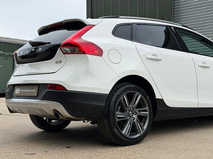 Volvo V40 Cross Country thumbnail