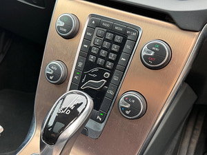 Volvo V40 Cross Country thumbnail
