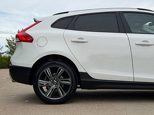 Volvo V40 Cross Country thumbnail
