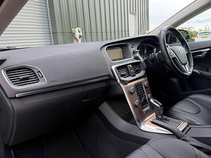 Volvo V40 Cross Country thumbnail