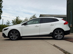 Volvo V40 Cross Country thumbnail