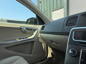 Volvo V60 thumbnail
