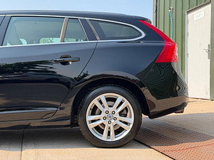 Volvo V60 thumbnail
