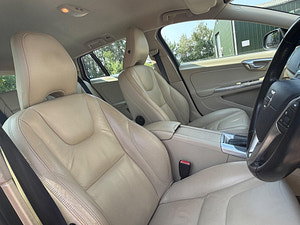 Volvo V60 thumbnail