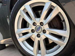 Volvo V60 thumbnail