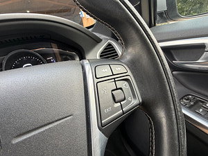 Volvo XC60 thumbnail