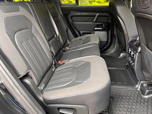 Land Rover DEFENDER 110 thumbnail