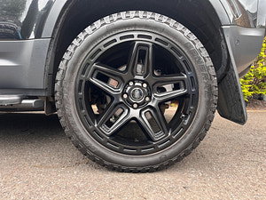 Land Rover DEFENDER 110 thumbnail