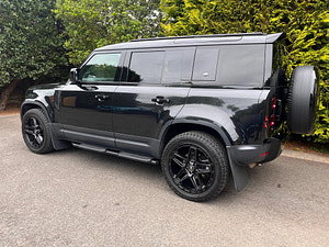 Land Rover DEFENDER 110 thumbnail