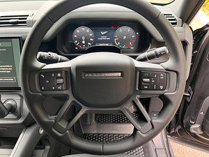 Land Rover DEFENDER 110 thumbnail