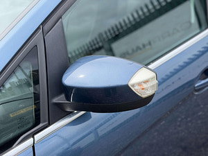 Ford C-Max thumbnail