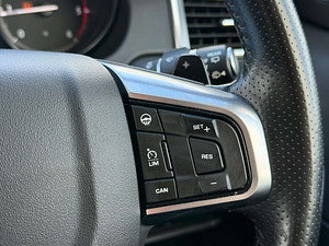 Land Rover Discovery Sport thumbnail