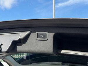 Land Rover Discovery Sport thumbnail