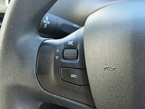 Peugeot 208 thumbnail