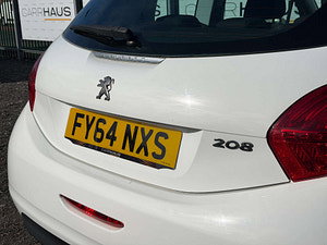 Peugeot 208 thumbnail