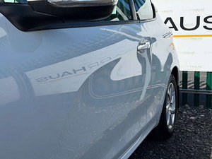 Peugeot 208 thumbnail