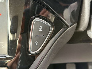 Vauxhall Corsa thumbnail