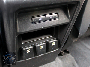 Land Rover Discovery Sport thumbnail