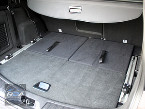Land Rover Discovery Sport thumbnail