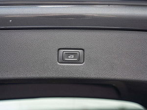 Audi Q8 thumbnail